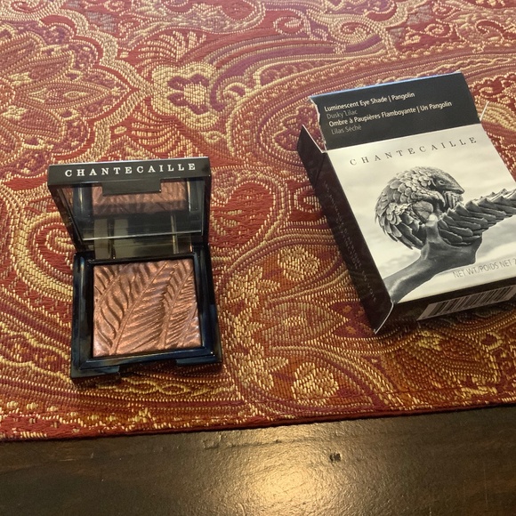 Chantecaille Other - Chantecaille Luminescent Eye Shade #Pangolin, BNIB, MSRP$58, must have color